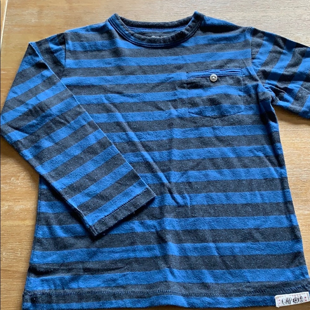 Little boys Gap long sleeve T-shirt